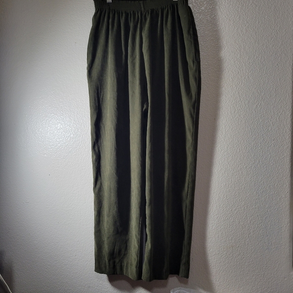 Bosworth  Oliver Green Women's Pants - Picture 1 of 4